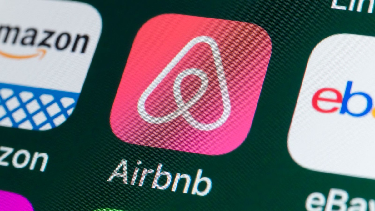 Airbnb запретит требовать от гостей мыть посуду и выносить мусор - 1